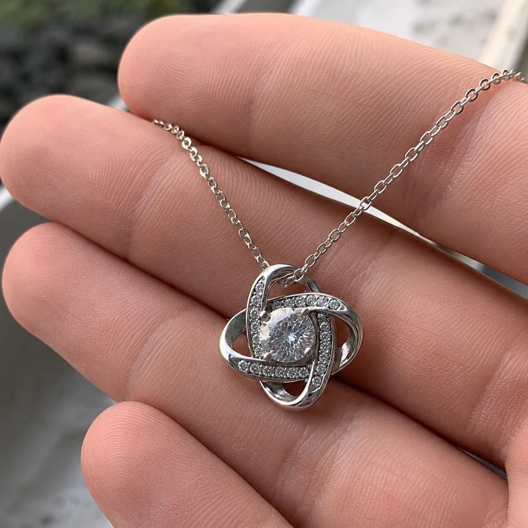Collar Nudo del Amor 'A Mi Hija' – Regalo con Caja de Rosa Eterna