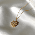 Collana Portafortuna Quadrifoglio e Rosa Eterna – Un Regalo Speciale per Tua Figlia